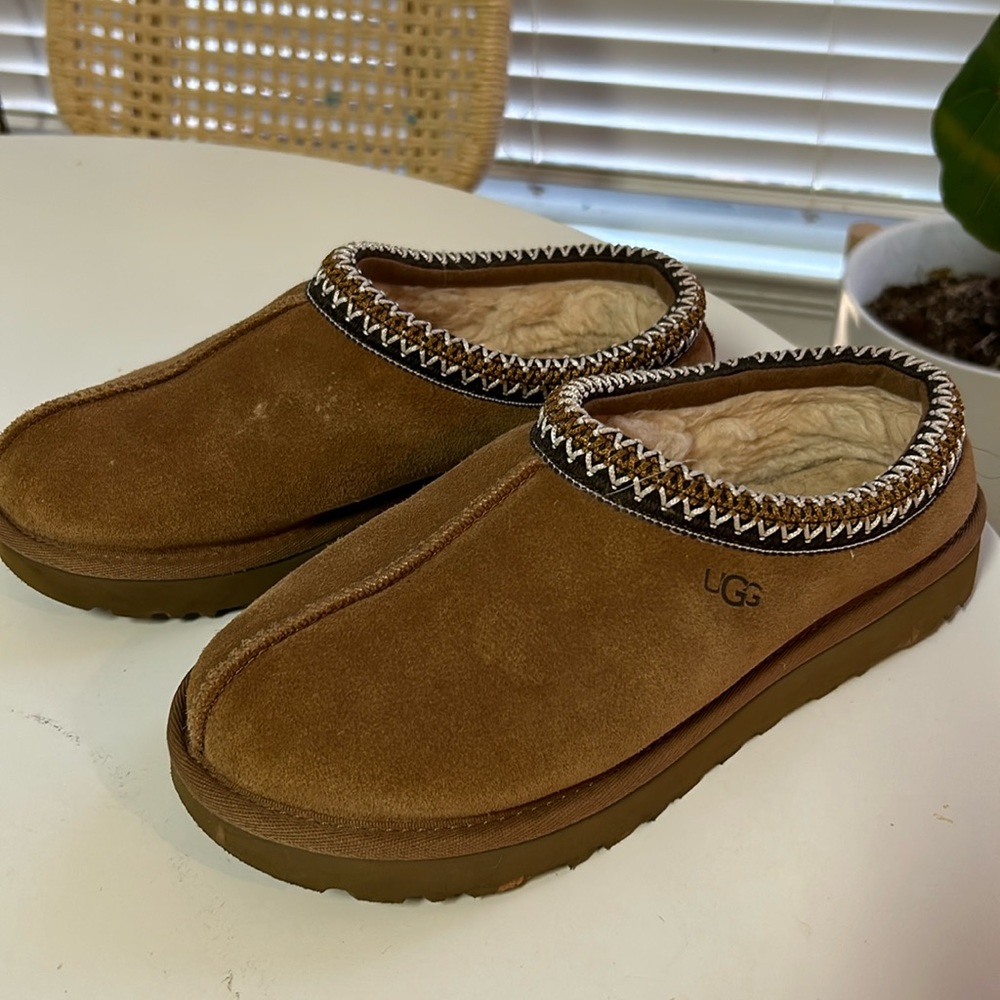 Ugg Tasman women’s size 8